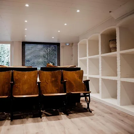 Dom wakacyjny In Near Leenderbos Forest *