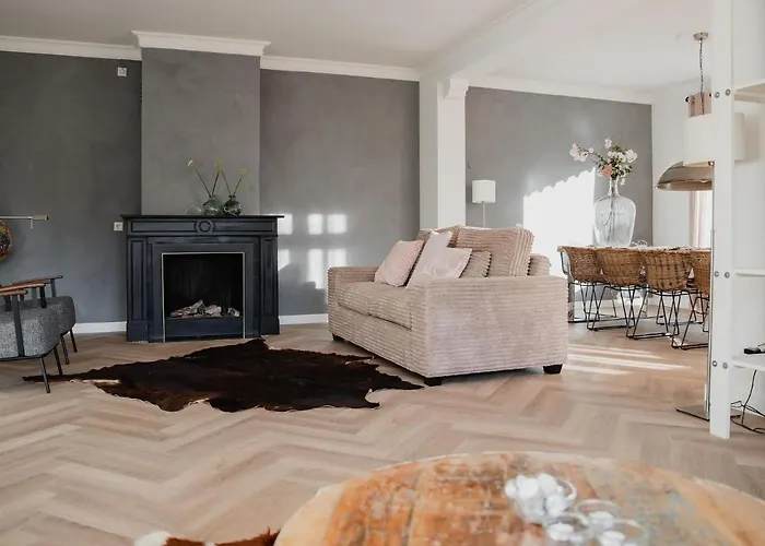 In Near Leenderbos Forest 別荘