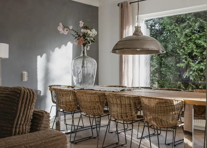 In Near Leenderbos Forest レーンデ