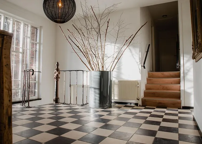 In Near Leenderbos Forest