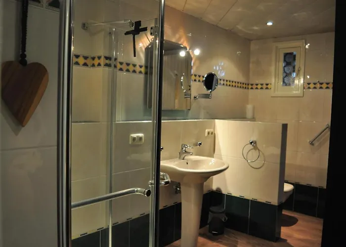 In Near Leenderbos Forest * Ленде