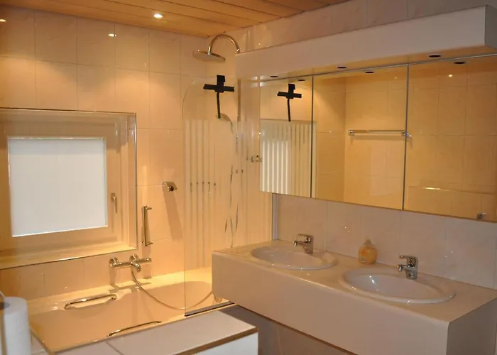 In Near Leenderbos Forest Дом отдыха *